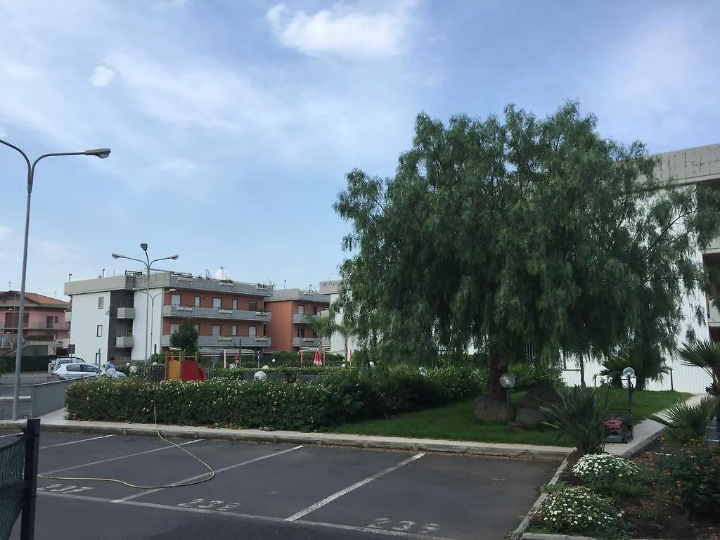 Отель I Giardini E Le Terrazze 2 Фондакелло Италия