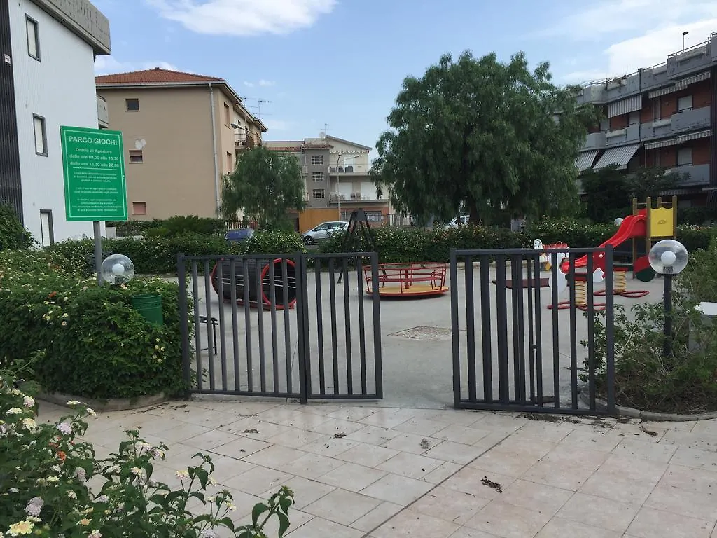 ホテルI Giardini E Le Terrazze 2 フォンダケッロ
